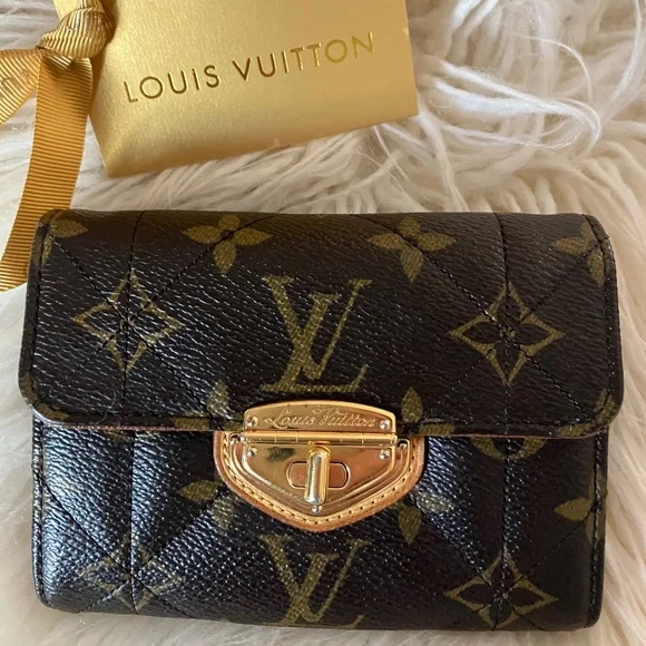 Louis Vuitton Etoile Small Wallet - Picture 2 of 6